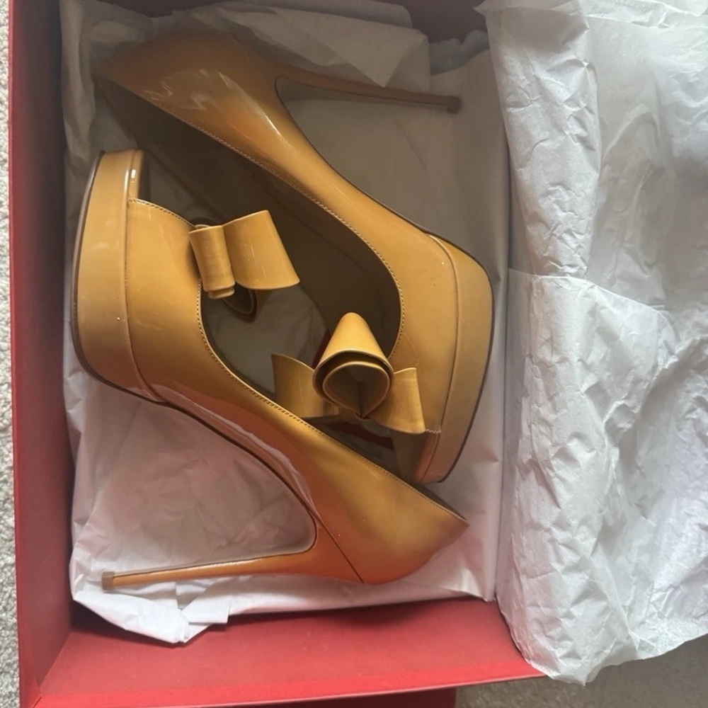 Valentino Garavani Mustard Bow Heels
